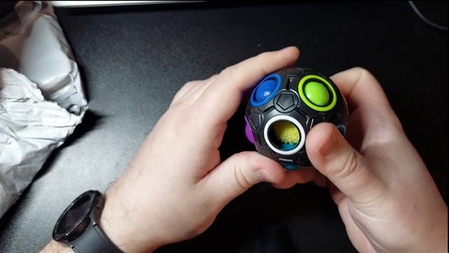 Розпаковка топового ліхтарика, головоломка анті стрес, та наконечники на дроти... смотреть онлайн