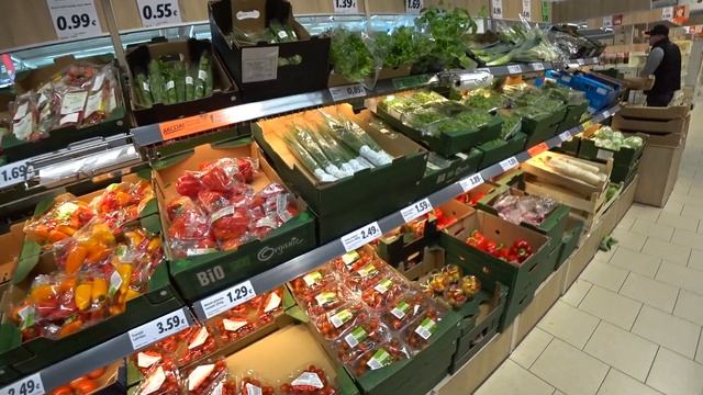 ЦЕНЫ НА МЯСО В ЛАТВИИ или КУШАЙТЕ ЧТО ПО АКЦИИ... Черновы ТВ влог смотреть онлайн