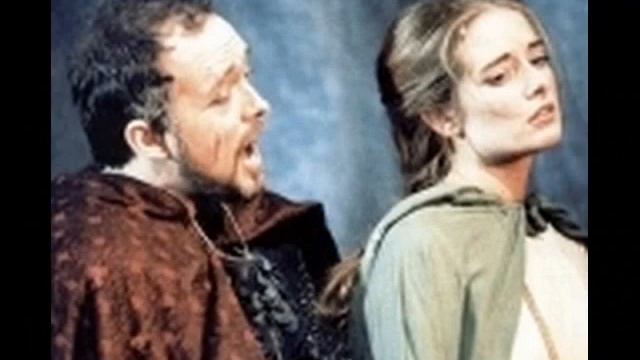 I Stayed Behind смотреть онлайн