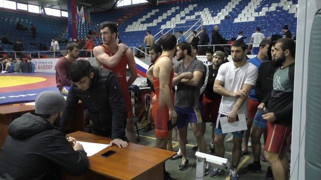 Взвешивание борцов до 74 и 79 кг. смотреть онлайн