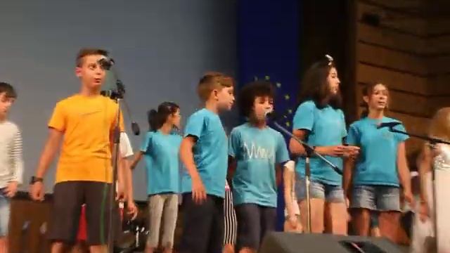 Четвърти клас , авторски танц /3 смотреть онлайн