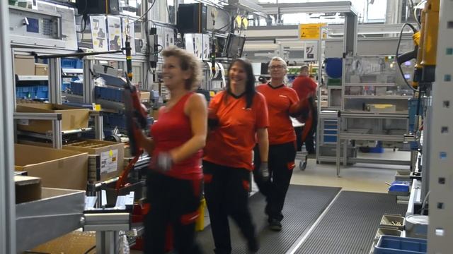 ÜBER HILTI 75 Jahre Hilti - Around the world смотреть онлайн