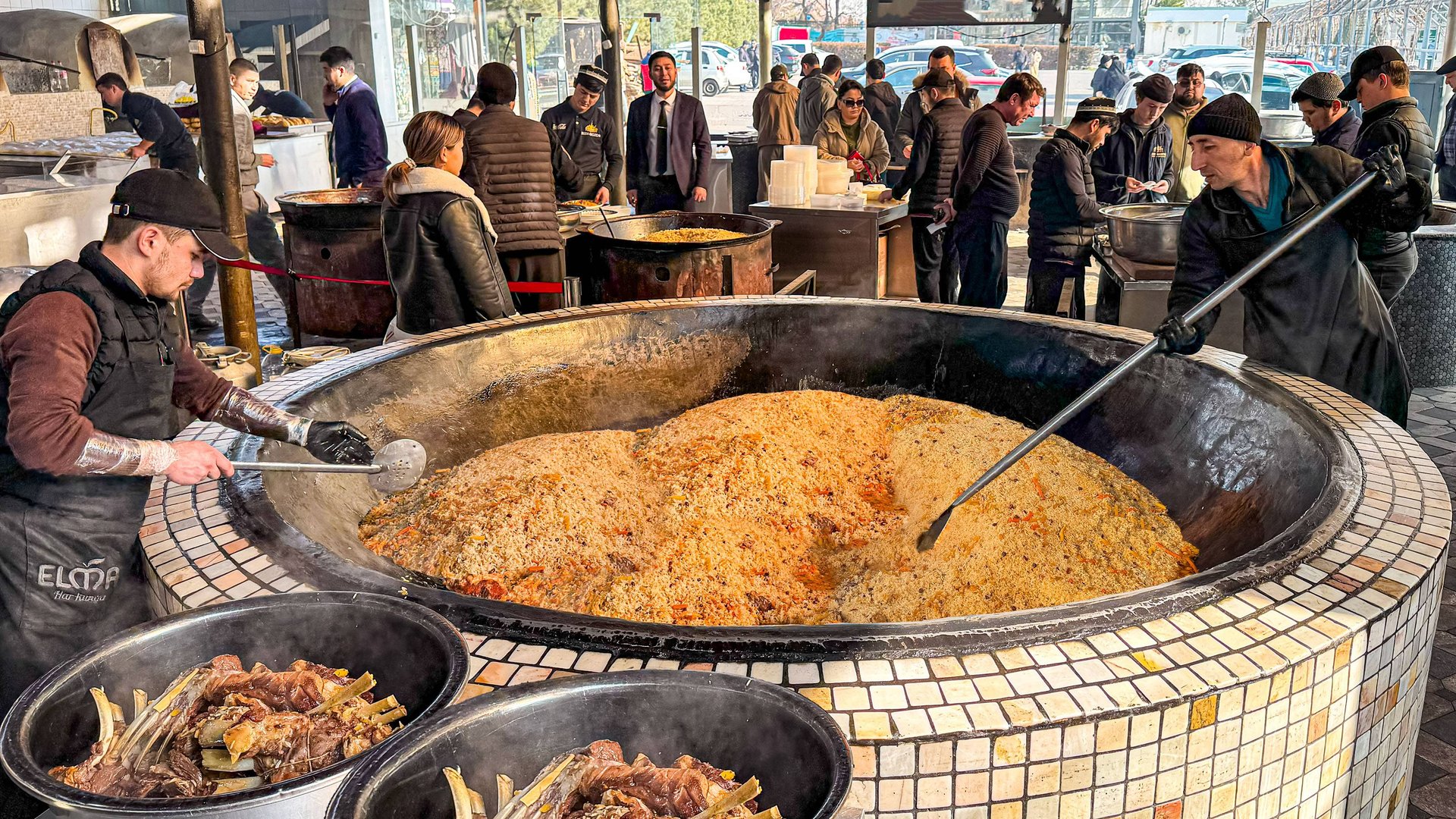 САМЫЙ БОЛЬШОЙ ПЛОВ ЦЕНТР В МИРЕ БЕШКОЗОН. Выбор МНОГИХ Людей. Узбекистан смотреть онлайн