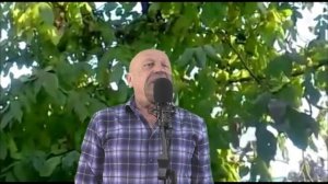 Гляжусь в тебя как в зеркало