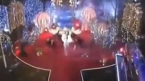Во время выступления выпала грудь Ани Лорак avi 3