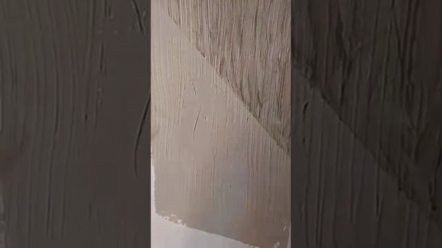 ремонт повреждения эконом.декора DECO ONDA на стене коридора