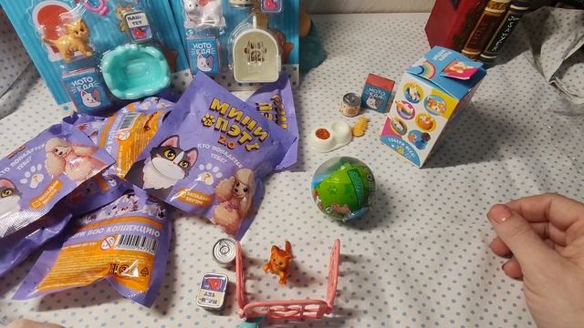 Распаковка игрушек, распаковка сюрпризов. Красное и белое игрушки смотреть онлайн