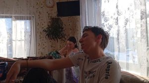 Обклеила стол и тумбу.Илья сходил в военкомат.Вероничка уехала на учебу.