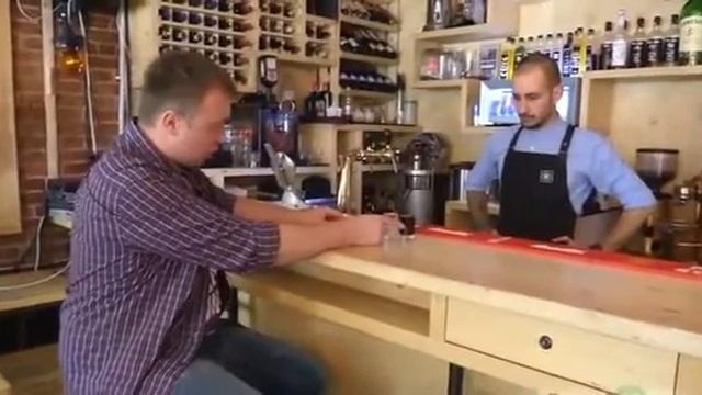 Как выиграть в баре чашку кофе? смотреть онлайн