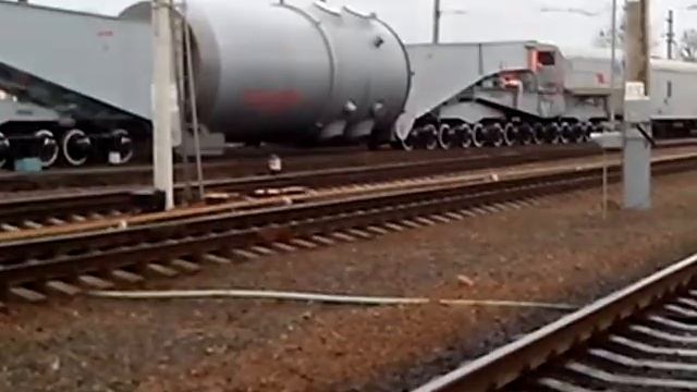 Проезд реактора Бел АЭС по станции. смотреть онлайн