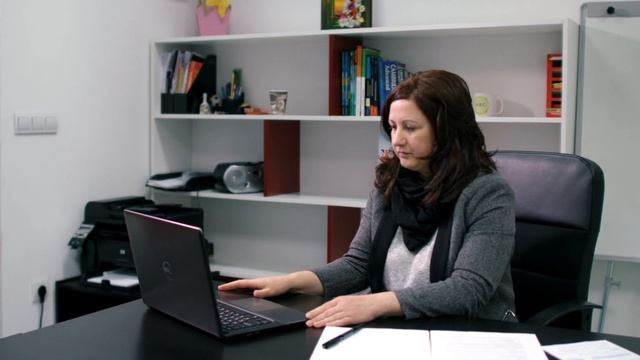Мария Радунчева - Езиков център ABC в Пирдоп.