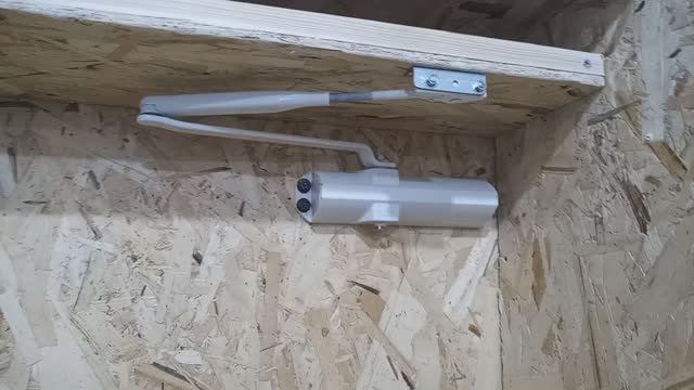 Не обычная установка доводчика двери. Без покупки дополнительного комплекта с самодельным крепежом. смотреть онлайн