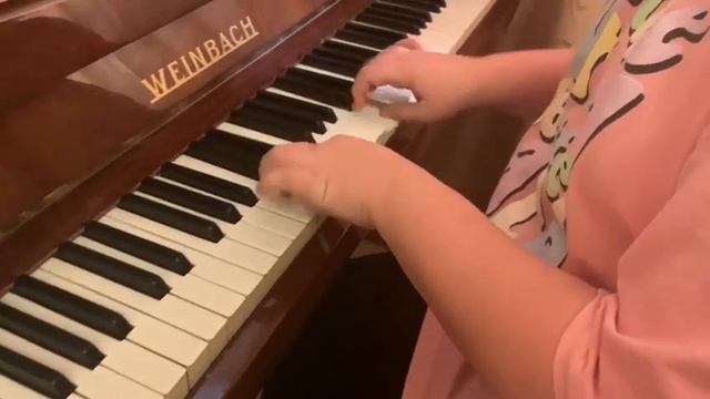 Milana. Гамма ля минор мелодическая в 2 октавы смотреть онлайн