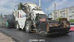 Редкая дорожная машина - перегружатель асфальтобетона Shuttle Buggy SB-2500. Как он работает