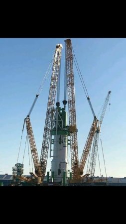 Liebherr LR11350’s doing a tandem lift in the Netherlands #cranes #cranesareawesome #liebherr #li