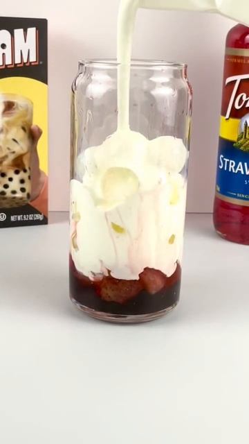 How to make strawberry matcha boba! #boba #bobatime #shorts #bubbletea #drinkrecipe #drink #matcha