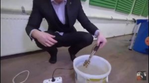 Сафик 1234 вылил видро кипитка на вильяма бруно!!! бедный бруно 😭😭😭😭😭