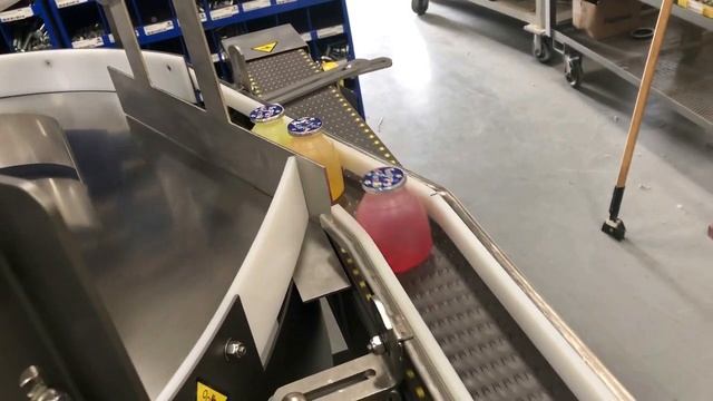 Unscramble and Accumulate using Multiple 48" Rotary Tables by Multi- Conveyor смотреть онлайн