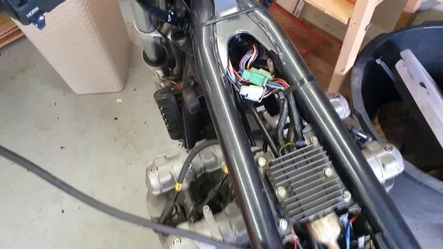 Kawasaki Zephyr 750 C1 now running on all 4 cilinders