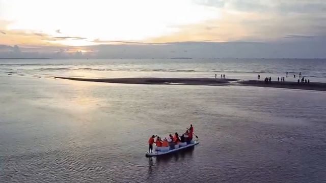 Fire flies and Giga Boat at Bongawan Beach Sabah. Kalimpapat Enterprise Bongawan. смотреть онлайн