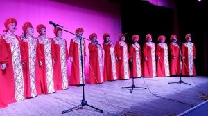 песня "Хорошо, что ты пришел" поет хор "Годы золотые"