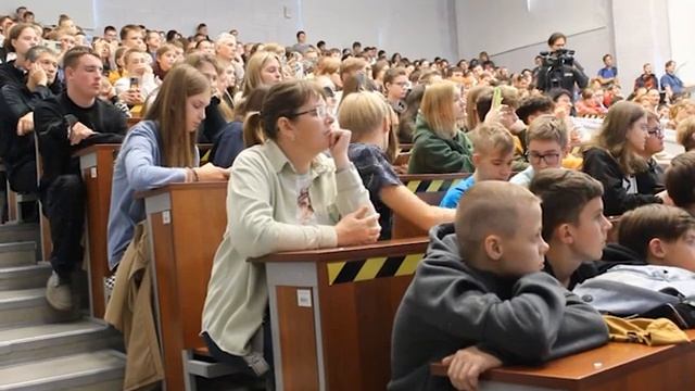 ИАиЭ СО РАН принял участие в праздновании Дня физики в НГУ смотреть онлайн