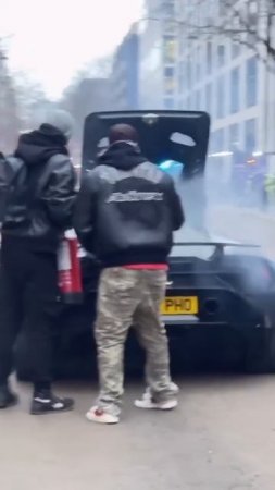 Lamborghini Huracan on fire in London #shortvideo #cars #lamborghini  #lamborghinihuracan #london