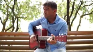 Роберт Каракетов на гитаре