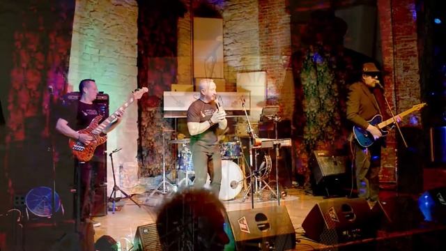 STRATA - In 30 Second Bursts смотреть онлайн