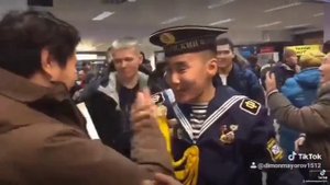 Встреча дембеля ВМФ из Владивостока, Виктора Данилова