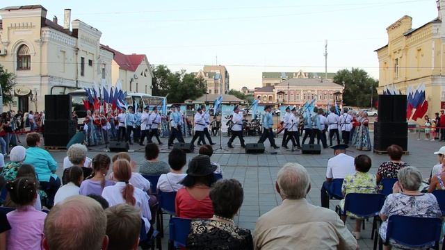 «Оренбургский Государственный Академический Русский Народный Хор» – «Едут казаки»