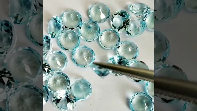 Sky Blue Topaz Diamond Cut Round 8.0 mm смотреть онлайн