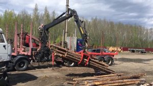 Sisu E12 - работа манипулятора Loglift 105