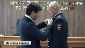 Бату Хасиков наградил сотрудников МВД за достижения в служебной и боевой деятельности