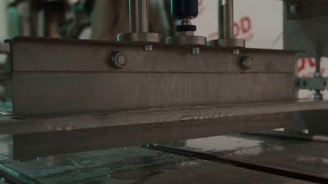 Гильотинная резка продольно поперечная