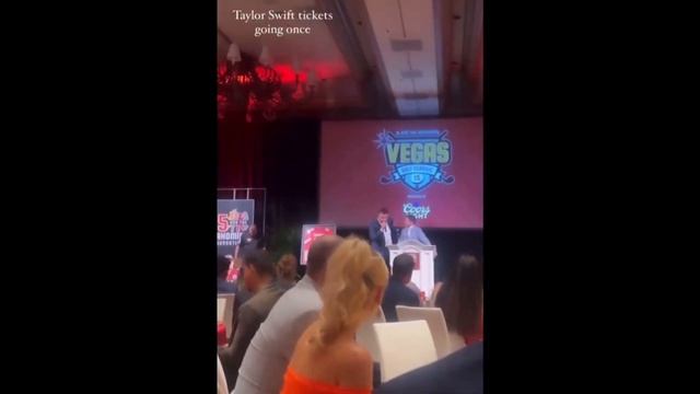 TAYLOR & TRAVIS AT THE GALA OMG! Travis called Taylor his significant other I’m down bad crying😭 смотреть онлайн