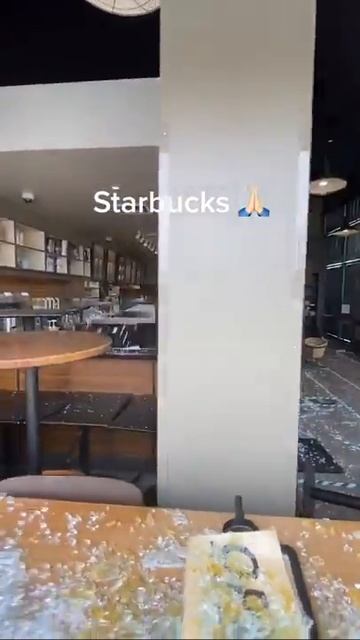 Starbucks разгромили !
