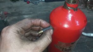 Удобное устройство для заливки масла в коробку, раздатку, мосты