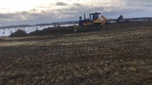 Перемещение грунта бульдозером Четра11