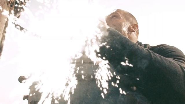 Адреналин 2: Высокое напряжение. Подзарядка от высоковольки. Загорелся