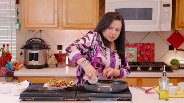 Street Style Crunchy Soft Fajita Tacos Recipe in Urdu Hindi - RKK смотреть онлайн