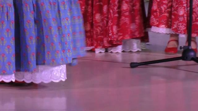 Казачья свадебная песня "А кто ж у нас ранешенько". Фольклорный ансамбль "Подворье"