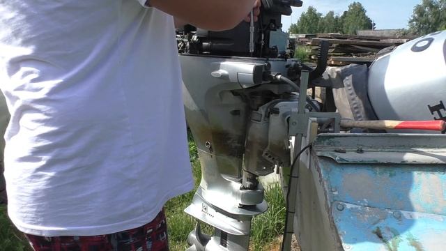 БОРЬБА ЗА УРОЖАЙ 2023 ПАЛКИ ДЛЯ ГОРОХА ПИОНЫ ПОЛИВ И МЕНЯЕМ МАСЛО В ЛОДОЧНОМ МОТОРЕ СНОВА В БОЙ.