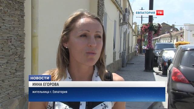 Евпаторийская рукодельница «обвязывает» городские объекты смотреть онлайн