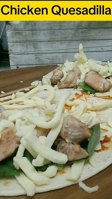 Chicken Quesadilla!#shortsviral смотреть онлайн