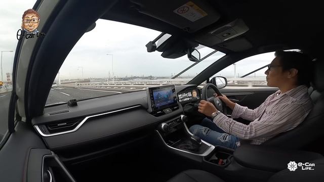 トヨタ RAV4 PHV 【試乗レビュー】 ワイルドな見た目に繊細な走りでギャップ萌え!? 大人気の理由がわかる!! TOYOTA RAV4 PHV E-CarLife with 五味やすたか смотреть онлайн