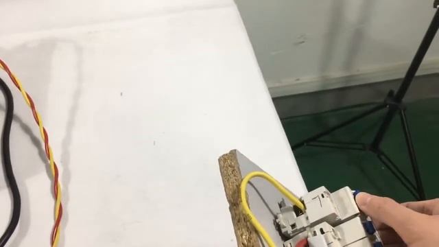 XIJIA SWIPOWER  2000W Pure Sine Wave Inverter Load Test