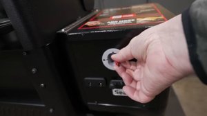 NEW Weber Searwood Pellet Grill First Look & Burn Off