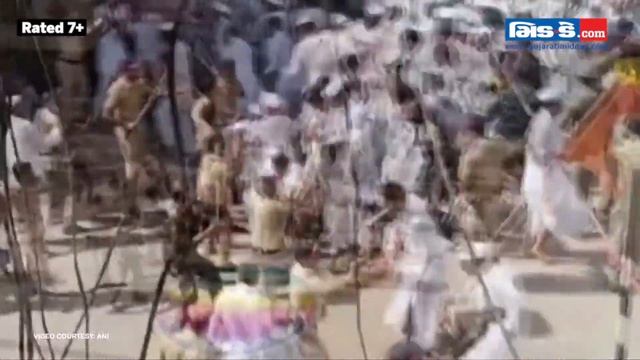 Maha: Scuffle Broke Out Between Warkaris And Police; Dy CM Denies Reports, Opp Condemn The Incident