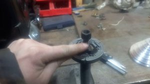 Вертикальная цепная пилорама из двигателя от мотоблока и шины бензопилы (часть 2)